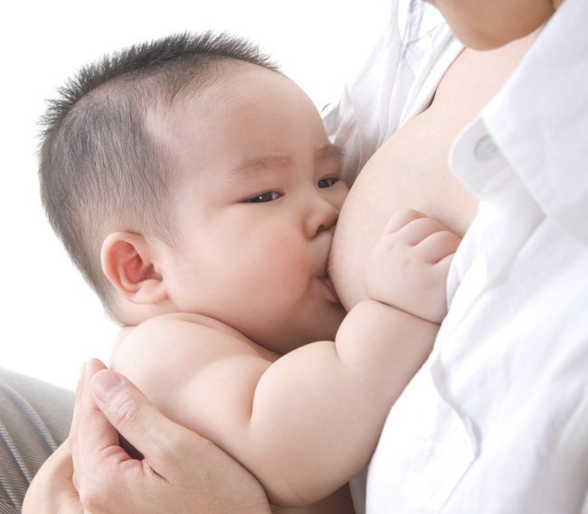 Những lợi ích nuôi con từ sữa mẹ