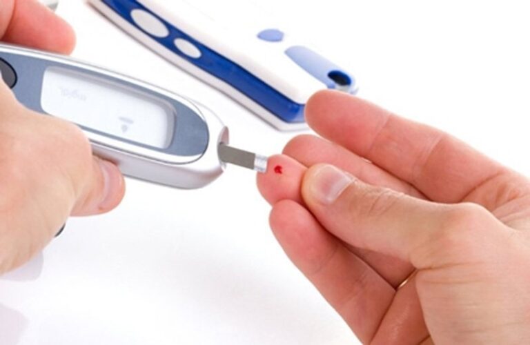 Khi nào cần xét nghiệm định lượng glucose máu?