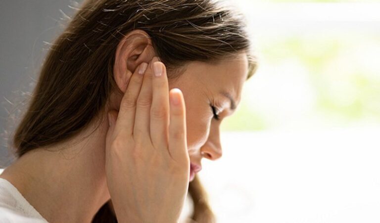 Cách chữa đau tai ù tai: Khi nào cần đi viện?