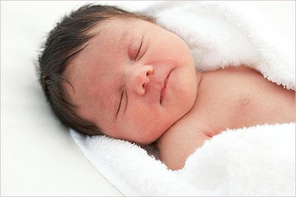 Đột tử ở trẻ sơ sinh (SIDS) và an toàn cho giấc ngủ cho bé