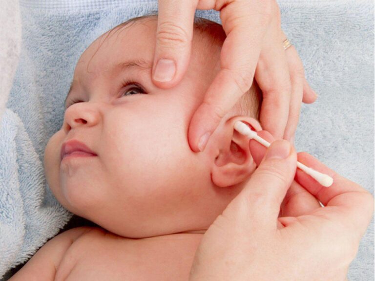 Lấy ráy tai cho trẻ – Những điều cần biết
