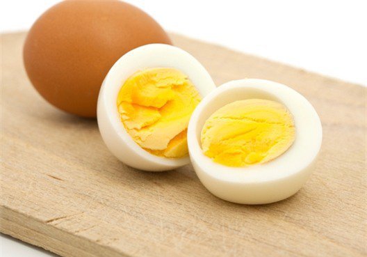 Bị mỡ máu cao có ăn trứng được không?