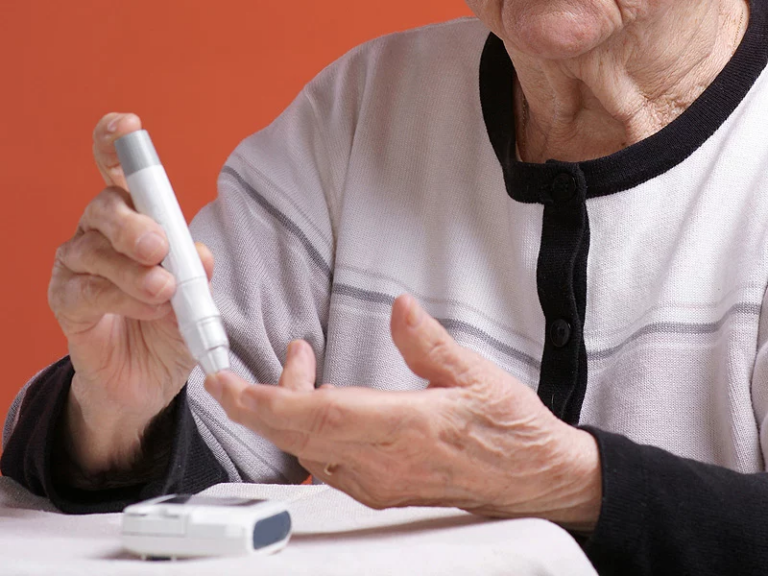 Chỉ số đường huyết ở người cao tuổi bao nhiêu ổn định