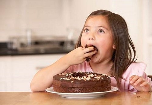 Vì sao trẻ ăn nhiều mà không tăng cân, tăng chiều cao nhiều?