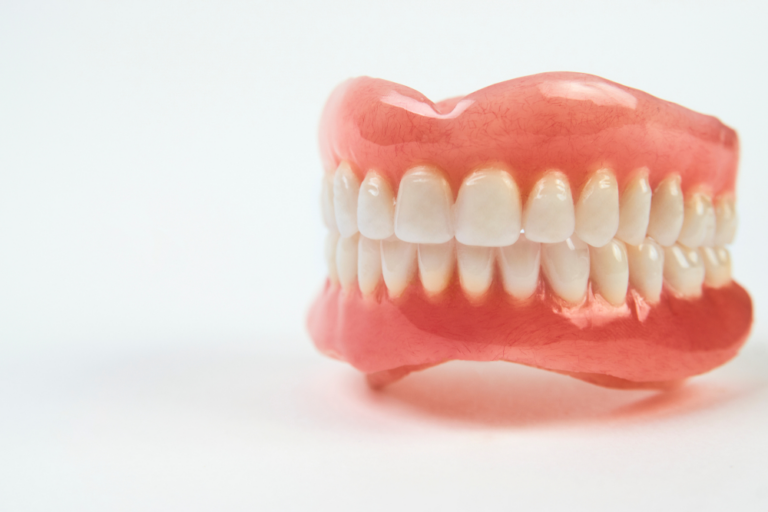 Phục hình răng là gì? Có mấy phương pháp