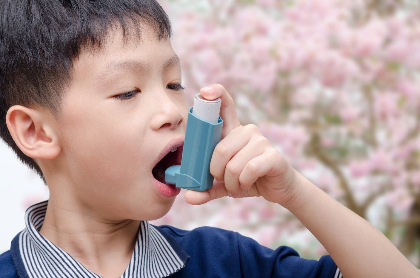 Sử dụng bình xịt định liều MDI cho trẻ hen suyễn