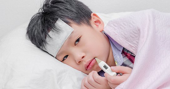 Trẻ bị sốt về chiều và đêm: Cảnh giác sốt virus