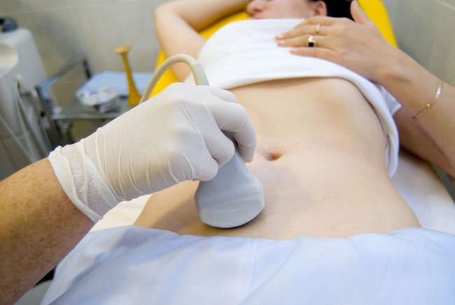 Siêu âm phát hiện dịch tử cung phải làm gì?