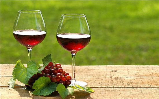 Rượu vang đỏ tốt cho sức khỏe tim mạch?