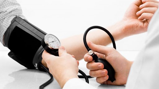 Tuổi 50 huyết áp bao nhiêu là tốt?