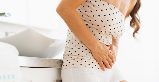 Dấu hiệu nhận biết thai ngoài tử cung, làm thế nào khi bị đau bụng, chảy máu?