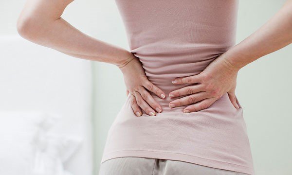 Đau lưng và đau nhói xuống 2 chân là bệnh gì và nên khám thế nào?