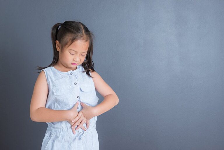Trẻ 6 tuổi có khối nhỏ sờ đau ở ngực là bệnh gì?