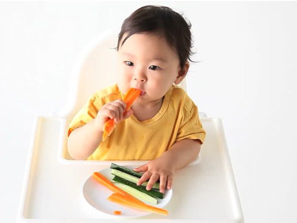 Trẻ biếng ăn, thường xuyên viêm lưỡi bản đồ cần cải thiện thế nào?