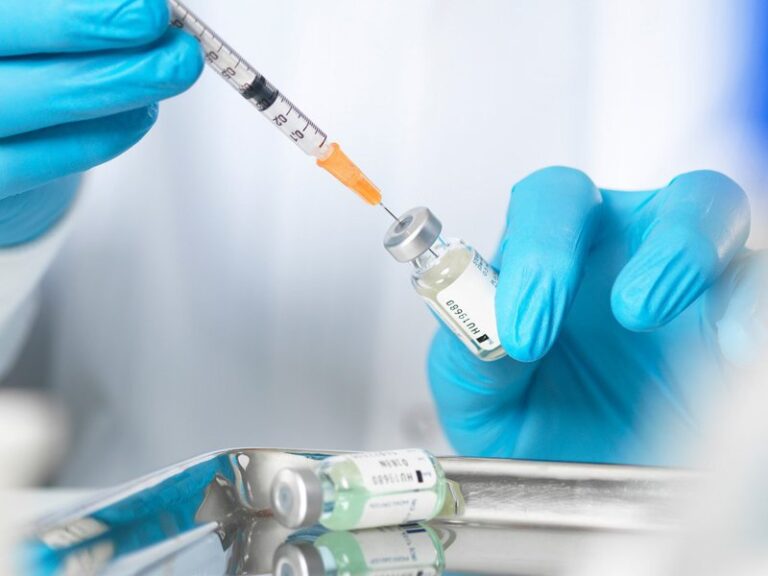 Vắc-xin cúm: Vì sao cần tiêm nhắc lại hàng năm?