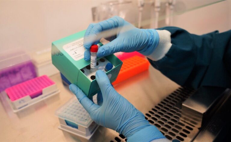 Xét nghiệm PCR có liên quan gì đến xét nghiệm RPR hoặc TPHA không?
