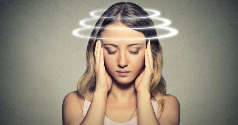 Thường xuyên choáng váng, đau đầu là dấu hiệu của bệnh gì?