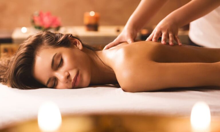 Massage sâu: Lợi ích và tác dụng phụ
