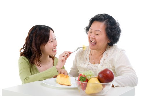Phụ nữ thời kỳ mãn kinh nên ăn những thức ăn tốt cho tim mạch